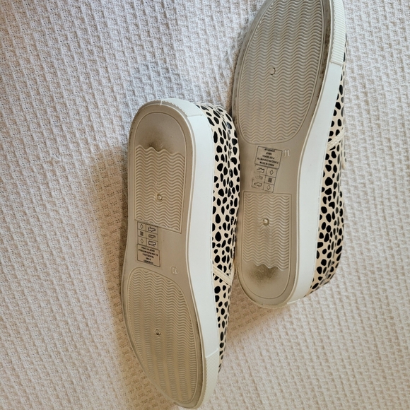 Pierre Dumas Black and White Slip-On Shoes - Picture 4 of 8